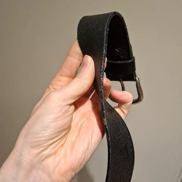 Men's Black Genuine Leather Embossed/Etched Belt with Horse Design (Size US 40) - Picture 10 of 10